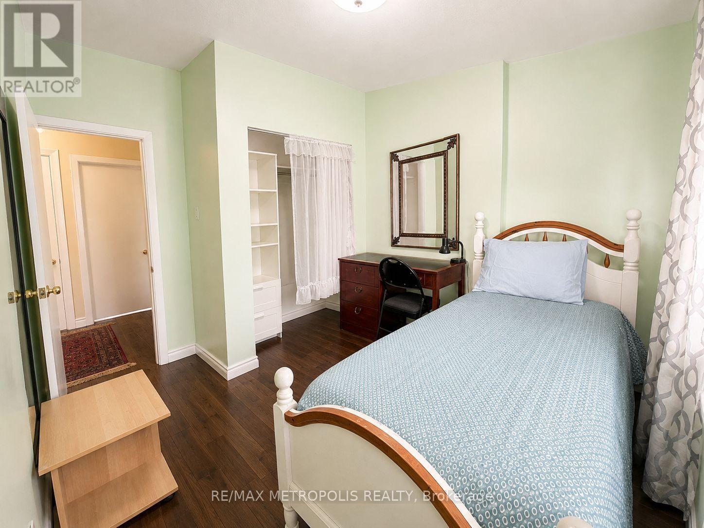 24 Enclave Mews, Toronto, Ontario  M3M 3J6 - Photo 19 - W13747064