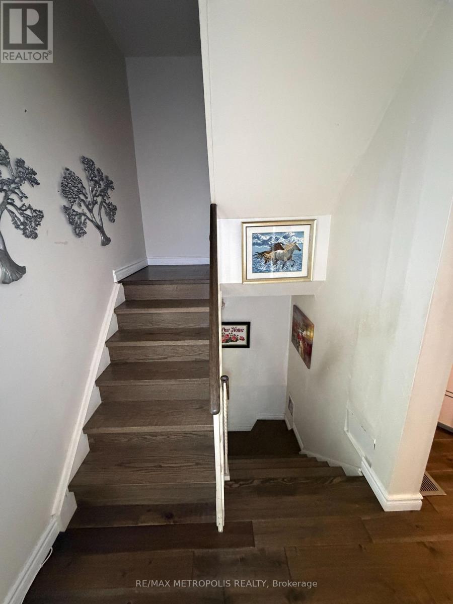 24 Enclave Mews, Toronto, Ontario  M3M 3J6 - Photo 28 - W13747064