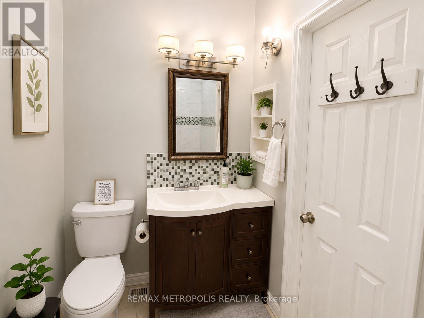 24 Enclave Mews, Toronto, Ontario  M3M 3J6 - Photo 32 - W13747064