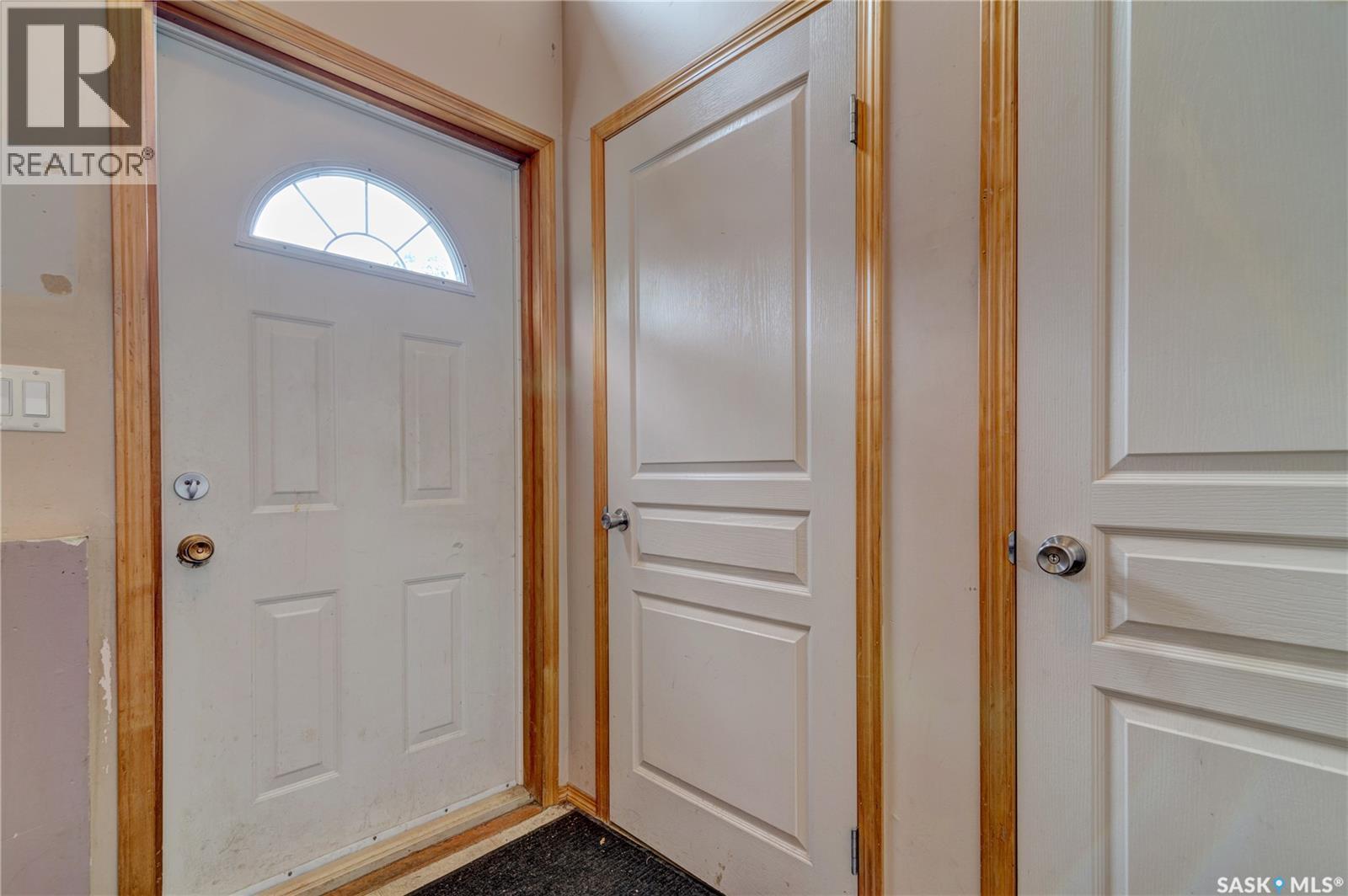 908 Connaught Street, Regina, Saskatchewan  S4T 4S6 - Photo 2 - SK047611