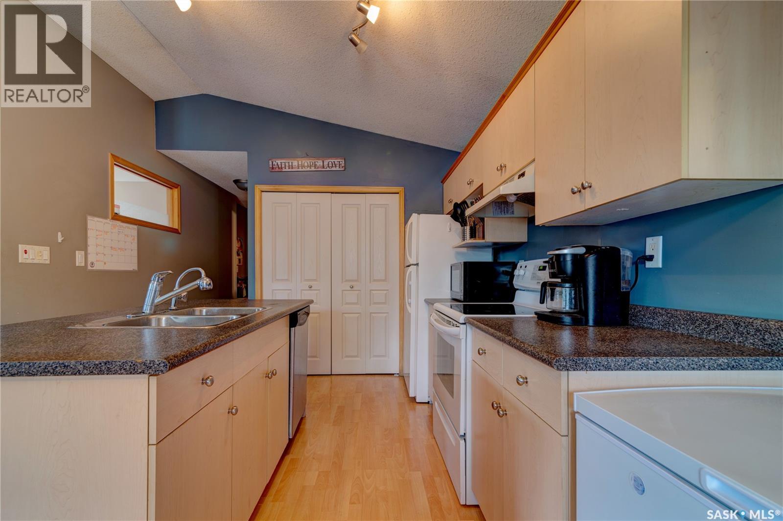 908 Connaught Street, Regina, Saskatchewan  S4T 4S6 - Photo 8 - SK047611