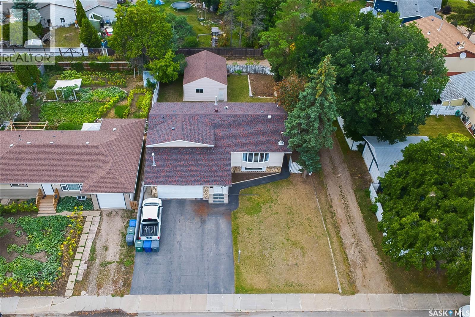 823 Northumberland Avenue, Saskatoon, Saskatchewan  S7L 3W3 - Photo 3 - SK047587