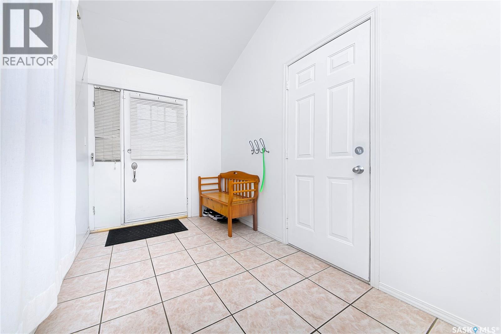 823 Northumberland Avenue, Saskatoon, Saskatchewan  S7L 3W3 - Photo 4 - SK047587