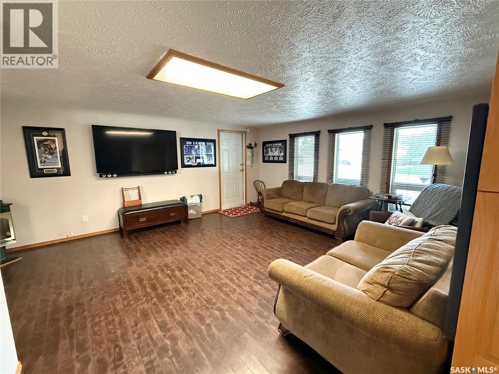 1849 Eaglesham Avenue, Weyburn, Saskatchewan  S4H 3A6 - Photo 26 - SK047517