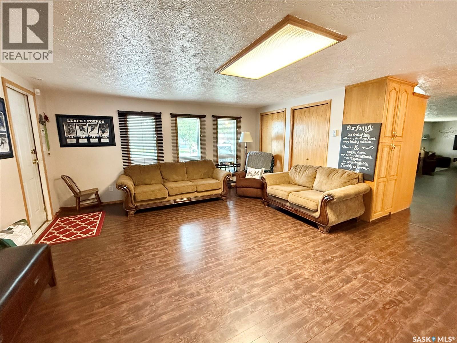 1849 Eaglesham Avenue, Weyburn, Saskatchewan  S4H 3A6 - Photo 27 - SK047517