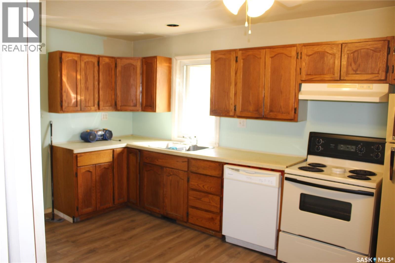 928 Fairford Street E, Moose Jaw, Saskatchewan  S6H 0G4 - Photo 4 - SK047508