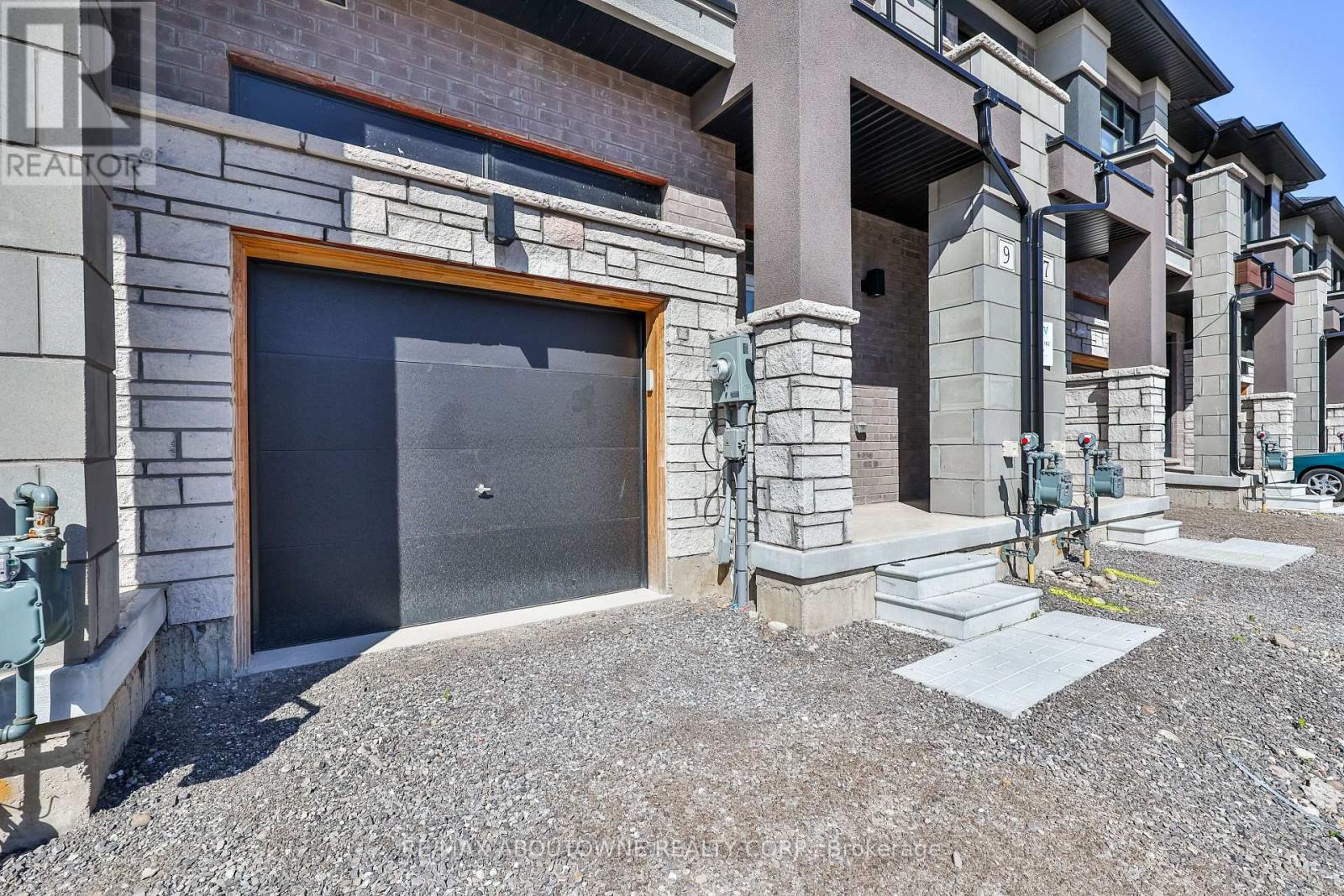 9 Wakeling Drive, Brantford, Ontario  L3B 0V8 - Photo 3 - X13746914