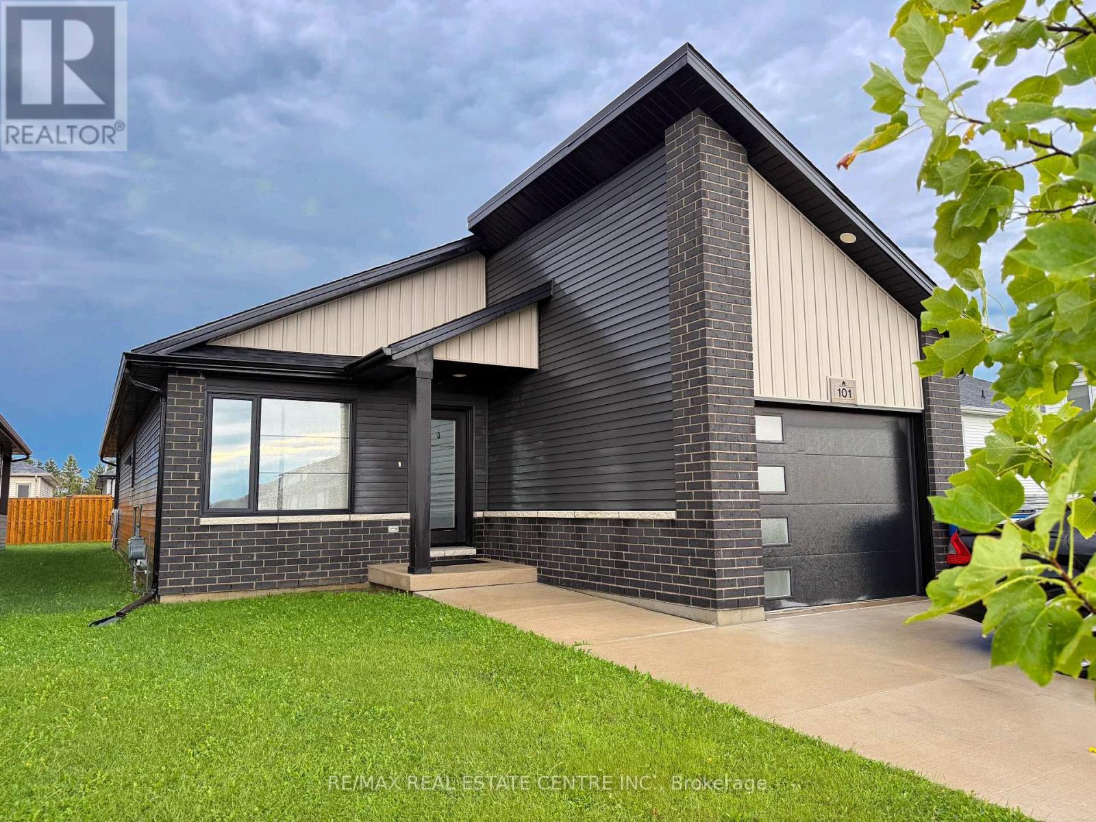 101 GRASSLAND GROVE, Chatham-Kent, Ontario