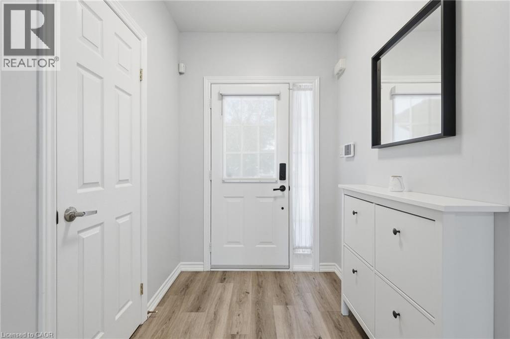 39 Panabaker Drive Unit# 12, Ancaster, Ontario  L9G 0A2 - Photo 3 - 40860621