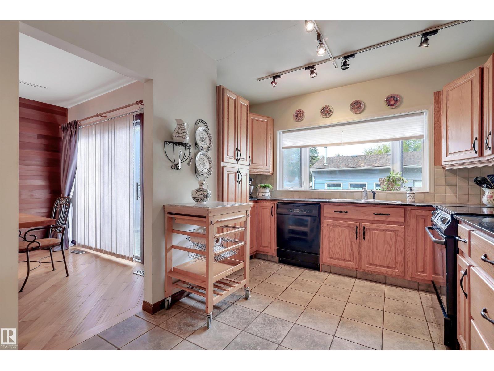 10524 75 Av NW, Edmonton, Alberta  T6E 1J4 - Photo 15 - E4507186