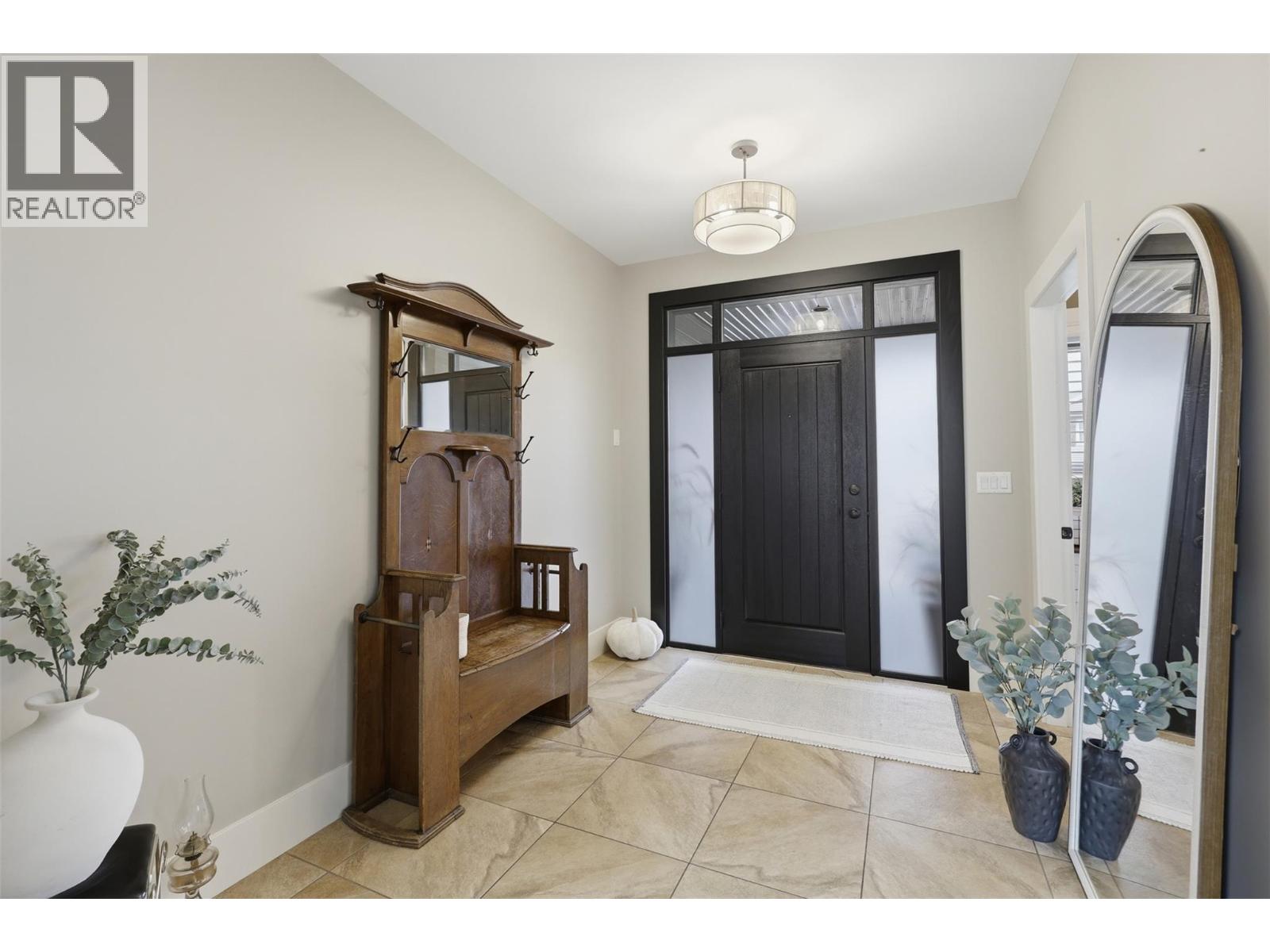 819 Fernie Court, Kamloops, British Columbia  V2C 0A7 - Photo 6 - 10399327