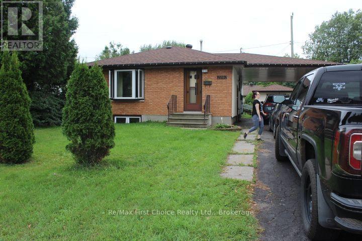 2702 Churchill Drive E, Thunder Bay, Ontario  P7C 1V3 - Photo 24 - X13747156