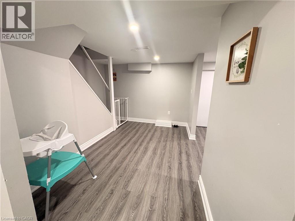 148 Oakland Drive Unit# Basement, Hamilton, Ontario  L8E 1B6 - Photo 9 - 40860000