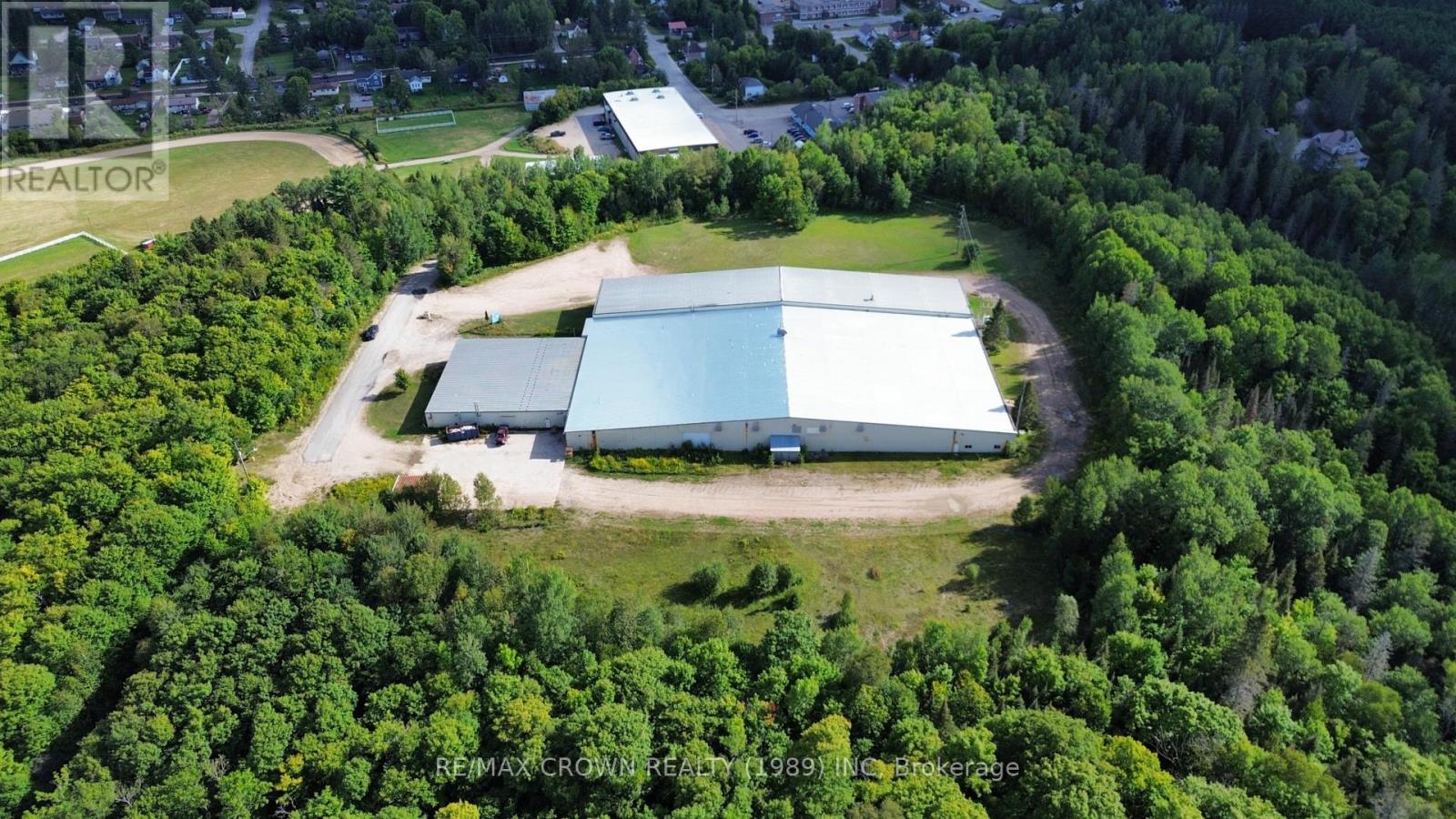 400 Centre Street, Burk's Falls, Ontario  P5E 1G3 - Photo 2 - X13747150