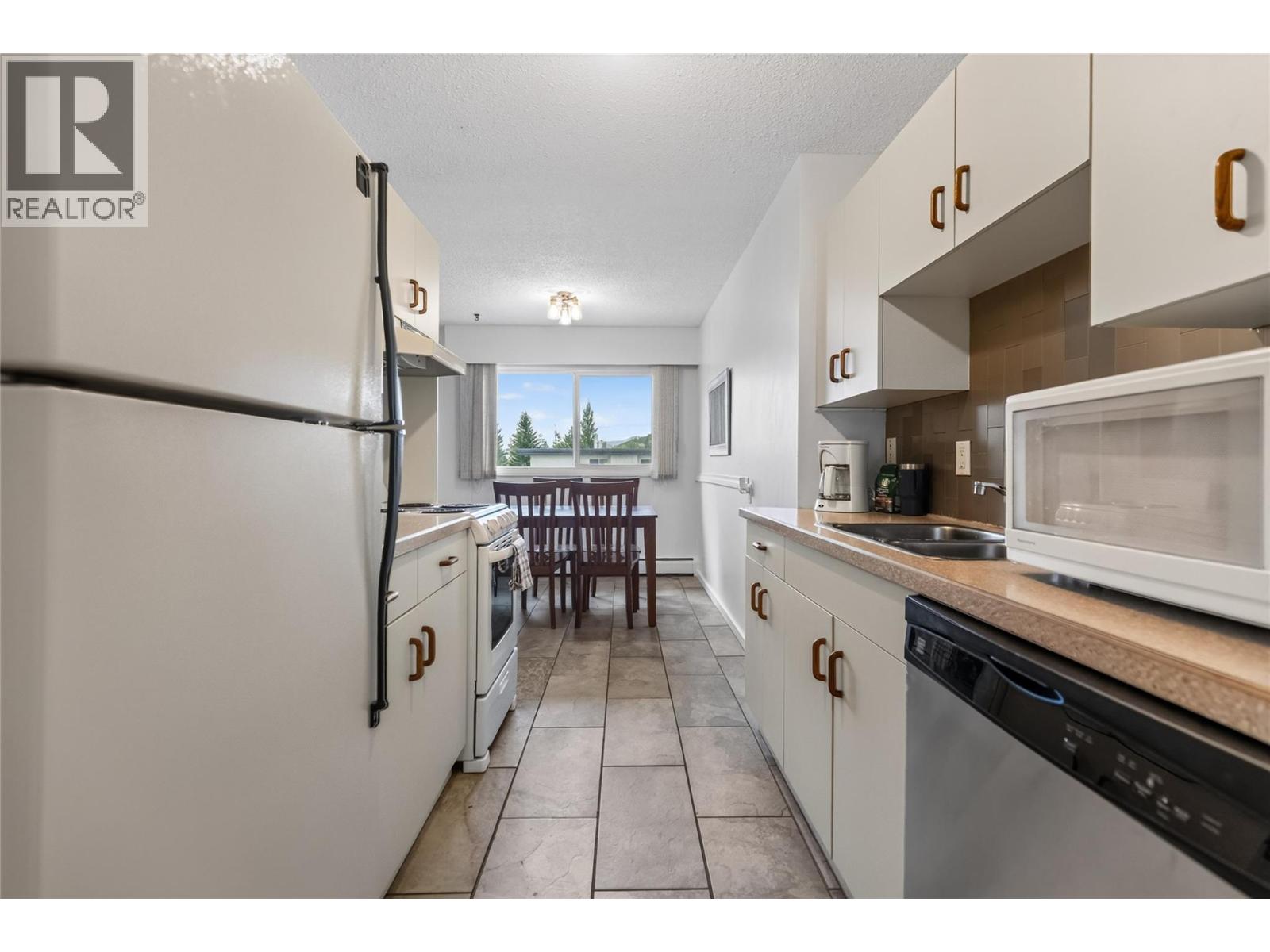 51 Ridgemont Drive Unit# 303, Fernie, British Columbia  V0B 1M2 - Photo 12 - 10399872