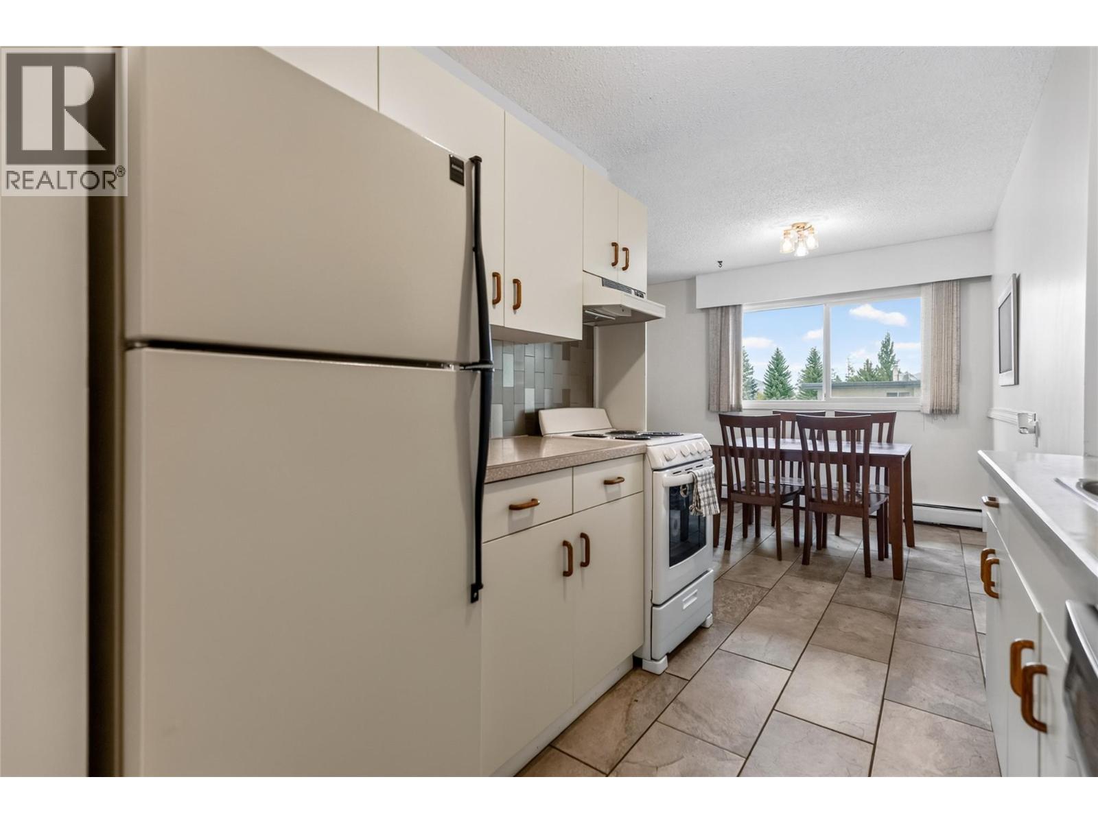 51 Ridgemont Drive Unit# 303, Fernie, British Columbia  V0B 1M2 - Photo 4 - 10399872