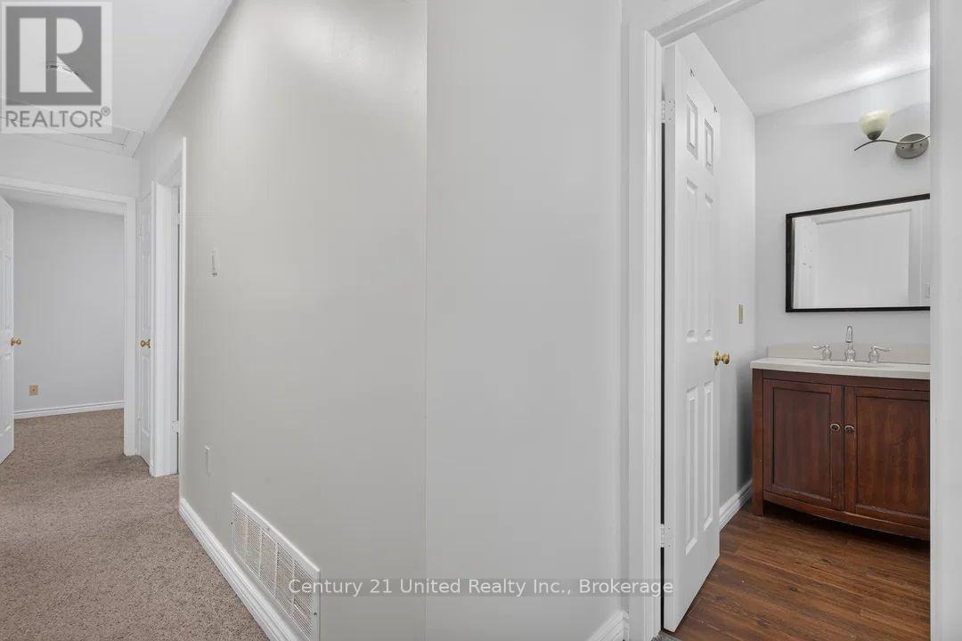 61 Broadlands Crescent, Clarington, Ontario  L1E 1R3 - Photo 9 - E13747106