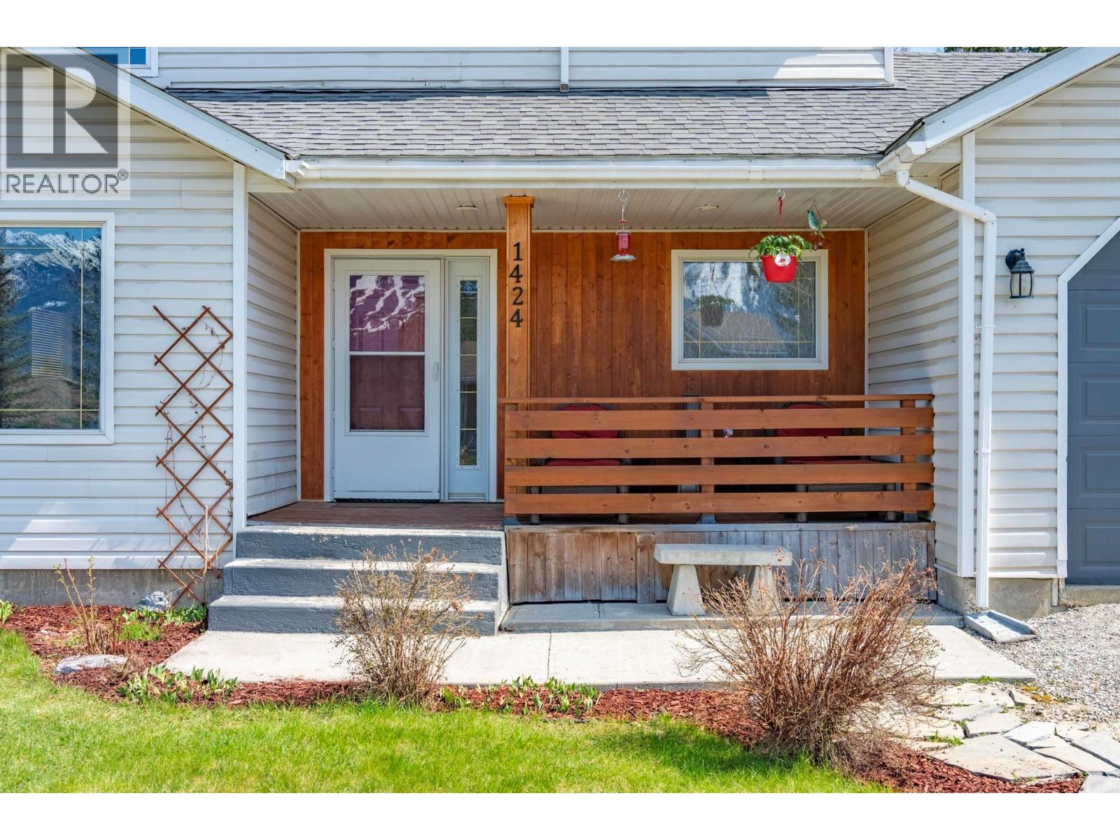 1424 Deer Ridge Road, Golden, British Columbia  V0A 1H1 - Photo 2 - 10376060
