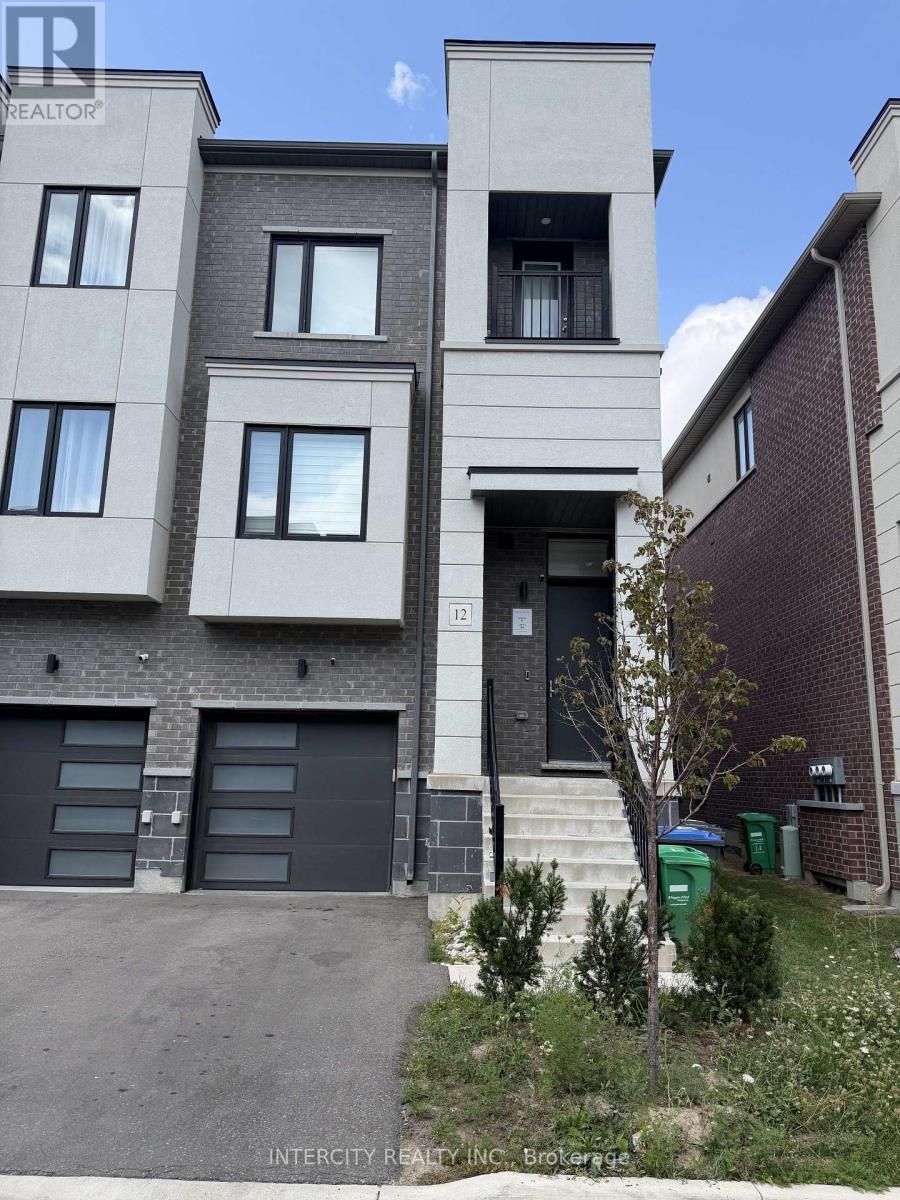 12 HEATHROW LANE, Caledon, Ontario