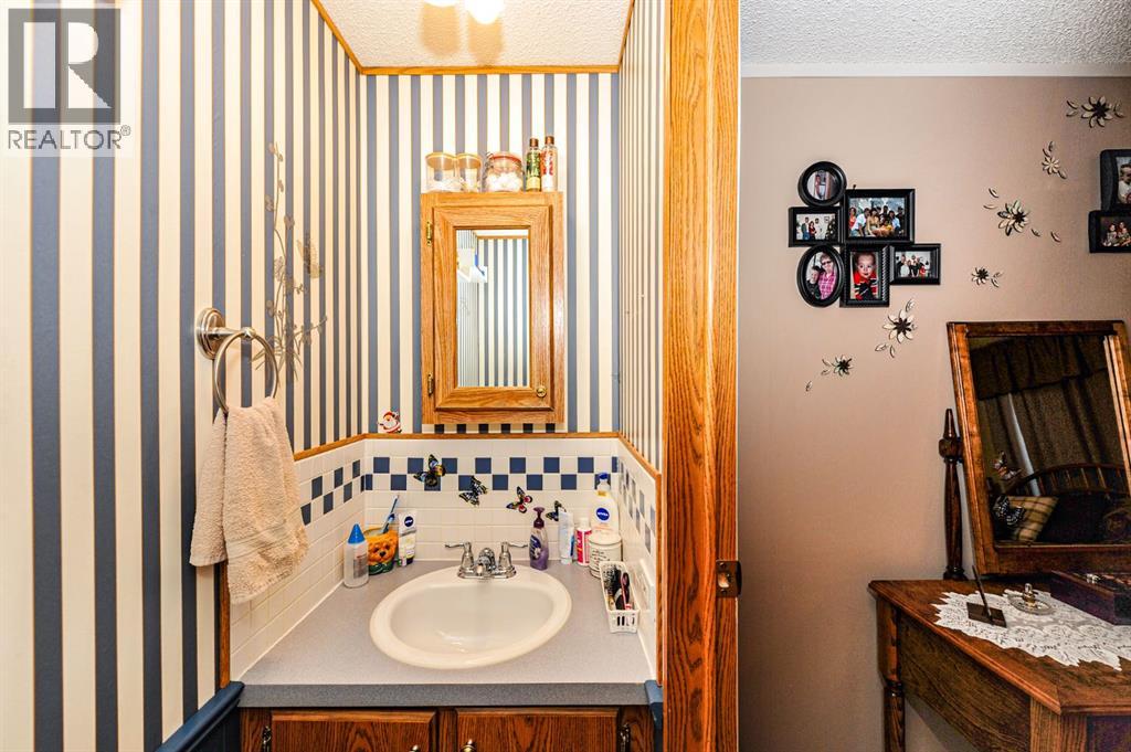 117 Railway Avenue, Rosalind, Alberta  T0B 3Y0 - Photo 20 - A2342506