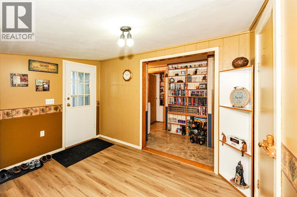 117 Railway Avenue, Rosalind, Alberta  T0B 3Y0 - Photo 4 - A2342506