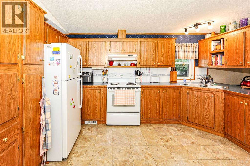 117 Railway Avenue, Rosalind, Alberta  T0B 3Y0 - Photo 7 - A2342506