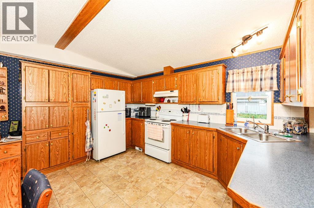 117 Railway Avenue, Rosalind, Alberta  T0B 3Y0 - Photo 8 - A2342506