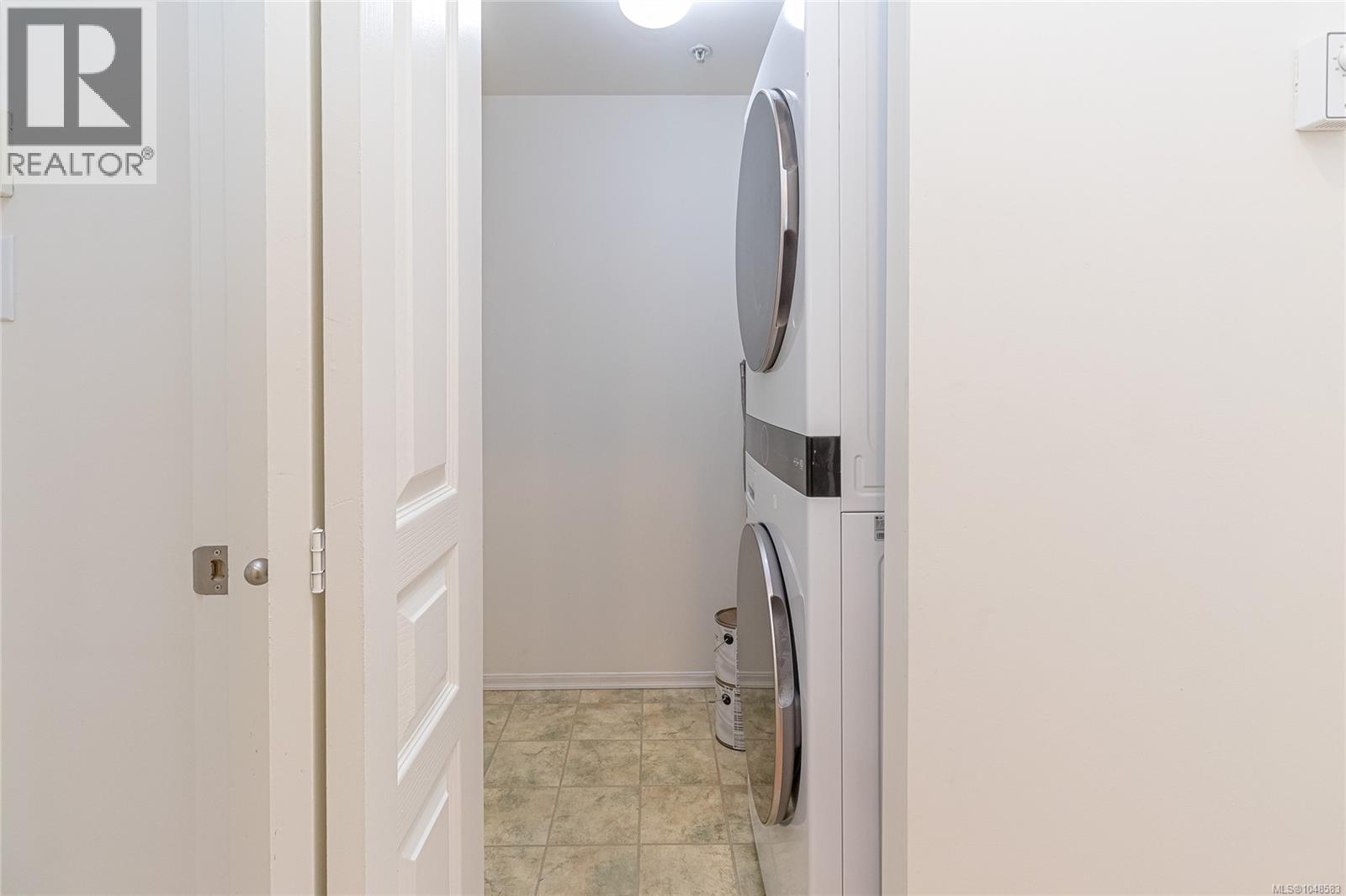 106 1015 Johnson St, Victoria, British Columbia  V8V 3N6 - Photo 36 - 1048583