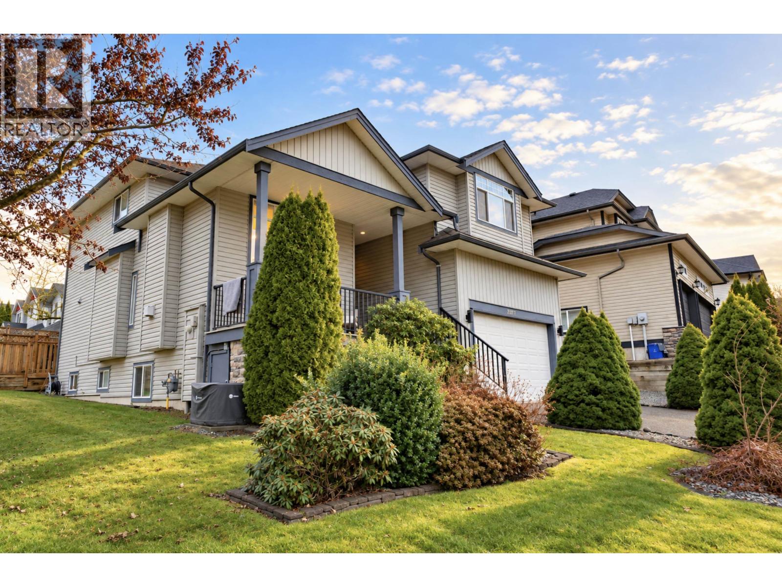 23717 110 Avenue, Maple Ridge, British Columbia  V2W 1E7 - Photo 2 - R3143075