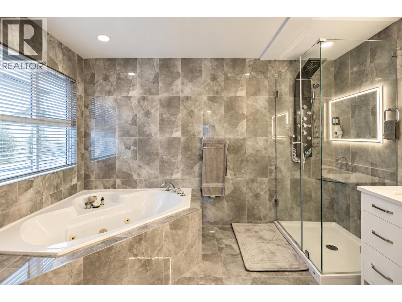 23717 110 Avenue, Maple Ridge, British Columbia  V2W 1E7 - Photo 21 - R3143075