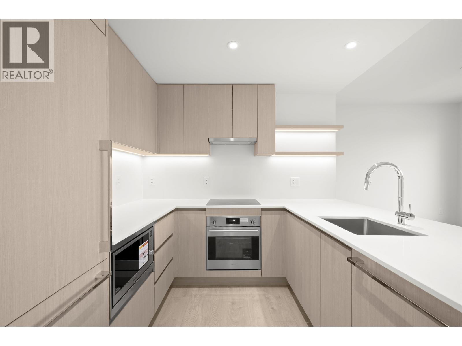 408 4928 QUEBEC STREET, vancouver, British Columbia
