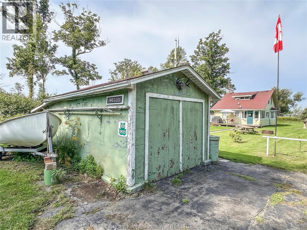 17882 Water Street, Rondeau Park, Ontario  N0P 1X0 - Photo 39 - 26021583