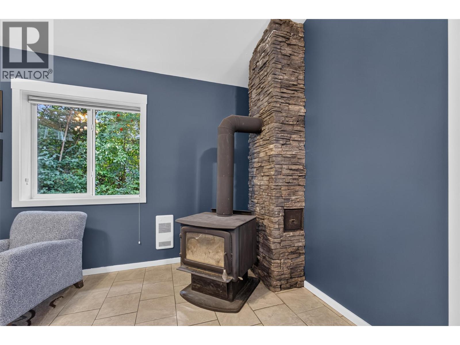 1659 Santa Rosa Road, Christina Lake, British Columbia  V0H 1E3 - Photo 16 - 10398775