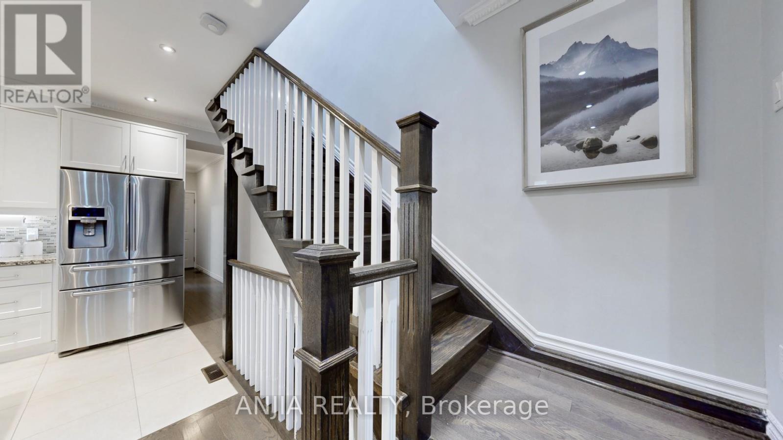 691 Greenwood Avenue, Toronto (Danforth), Ontario  M4J 4B6 - Photo 14 - E13564752