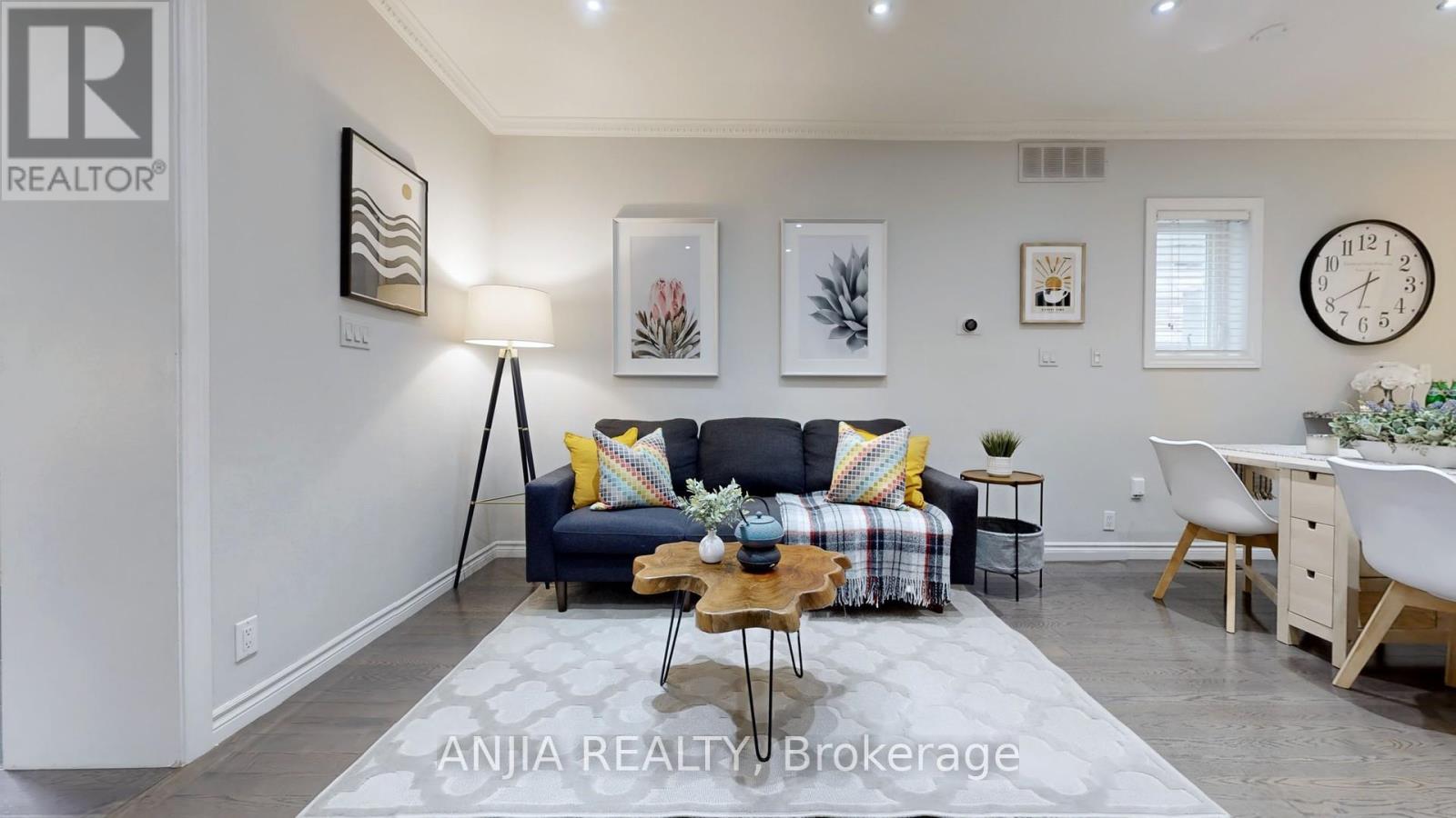 691 Greenwood Avenue, Toronto (Danforth), Ontario  M4J 4B6 - Photo 6 - E13564752