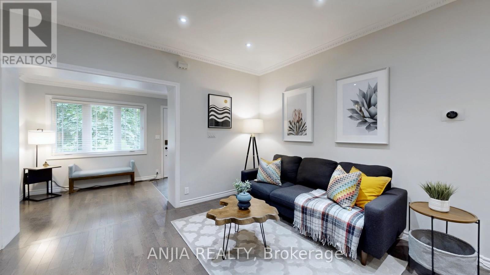 691 Greenwood Avenue, Toronto (Danforth), Ontario  M4J 4B6 - Photo 7 - E13564752