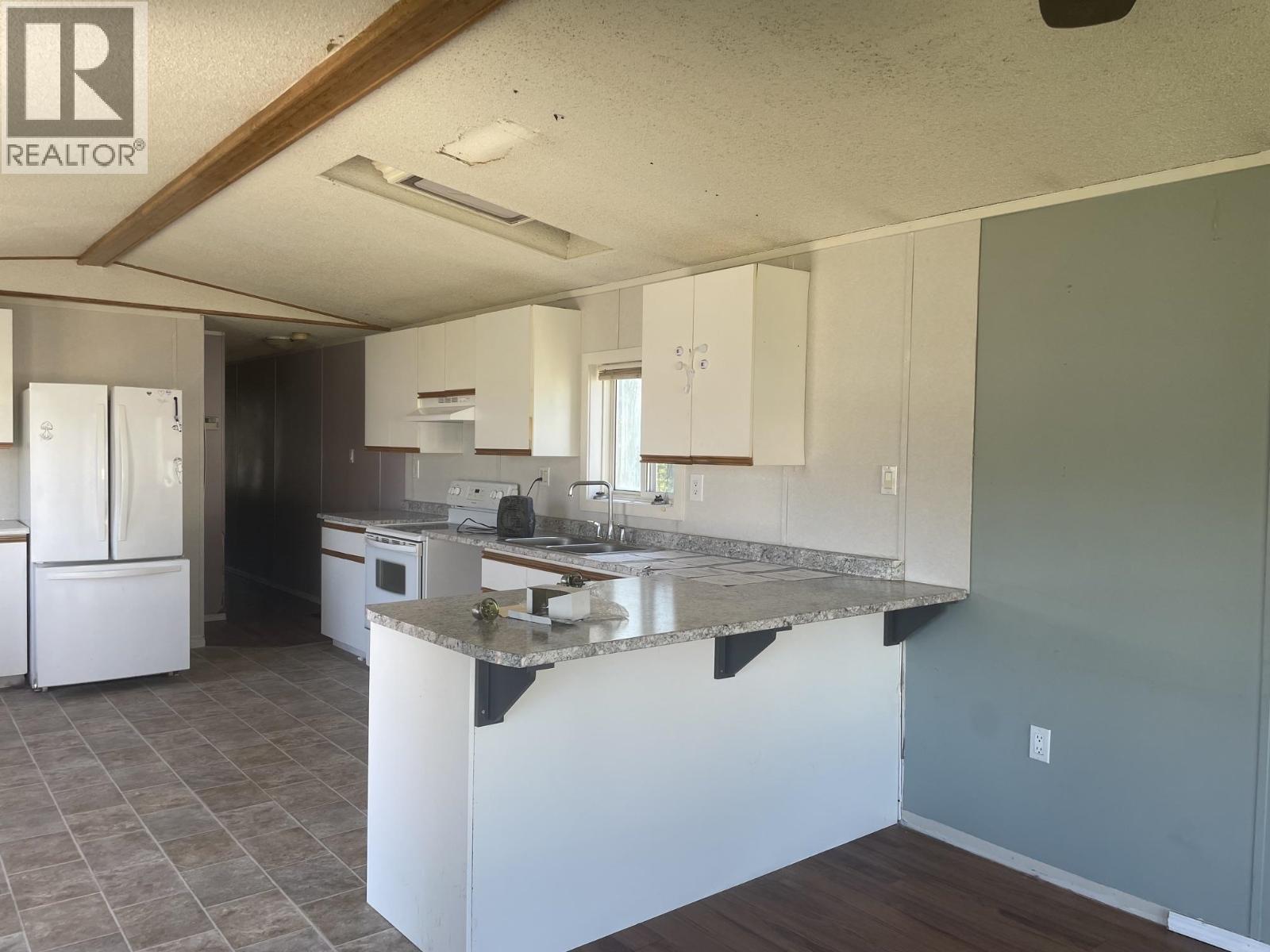 3907 Poplar Avenue, Fort Nelson, British Columbia  V0C 1R0 - Photo 8 - R3161553