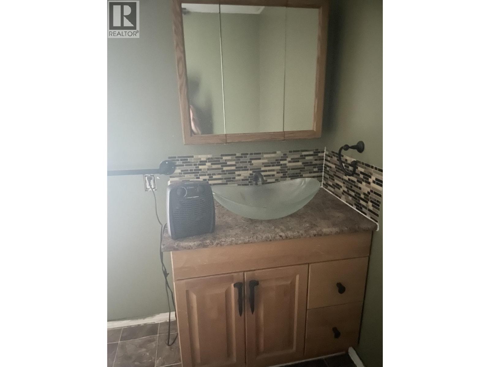 3907 Poplar Avenue, Fort Nelson, British Columbia  V0C 1R0 - Photo 13 - R3161553