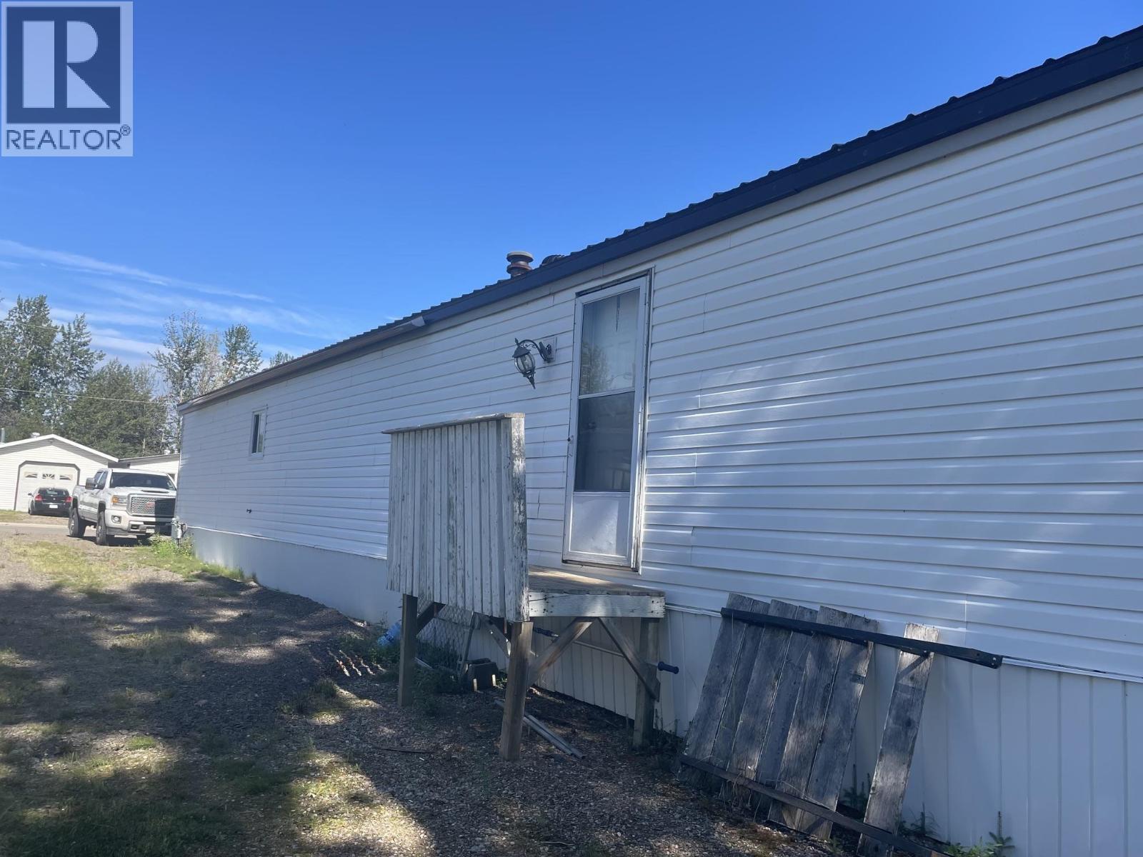 3907 Poplar Avenue, Fort Nelson, British Columbia  V0C 1R0 - Photo 4 - R3161553