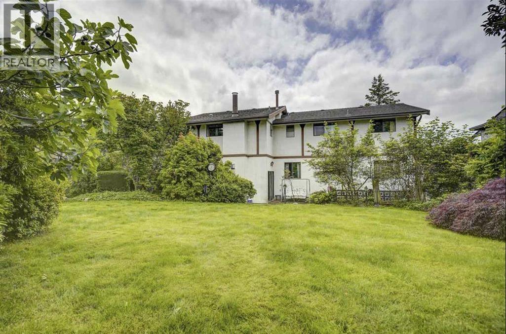 5755 Monarch Street, Burnaby, British Columbia  V5G 2A2 - Photo 2 - R3161698