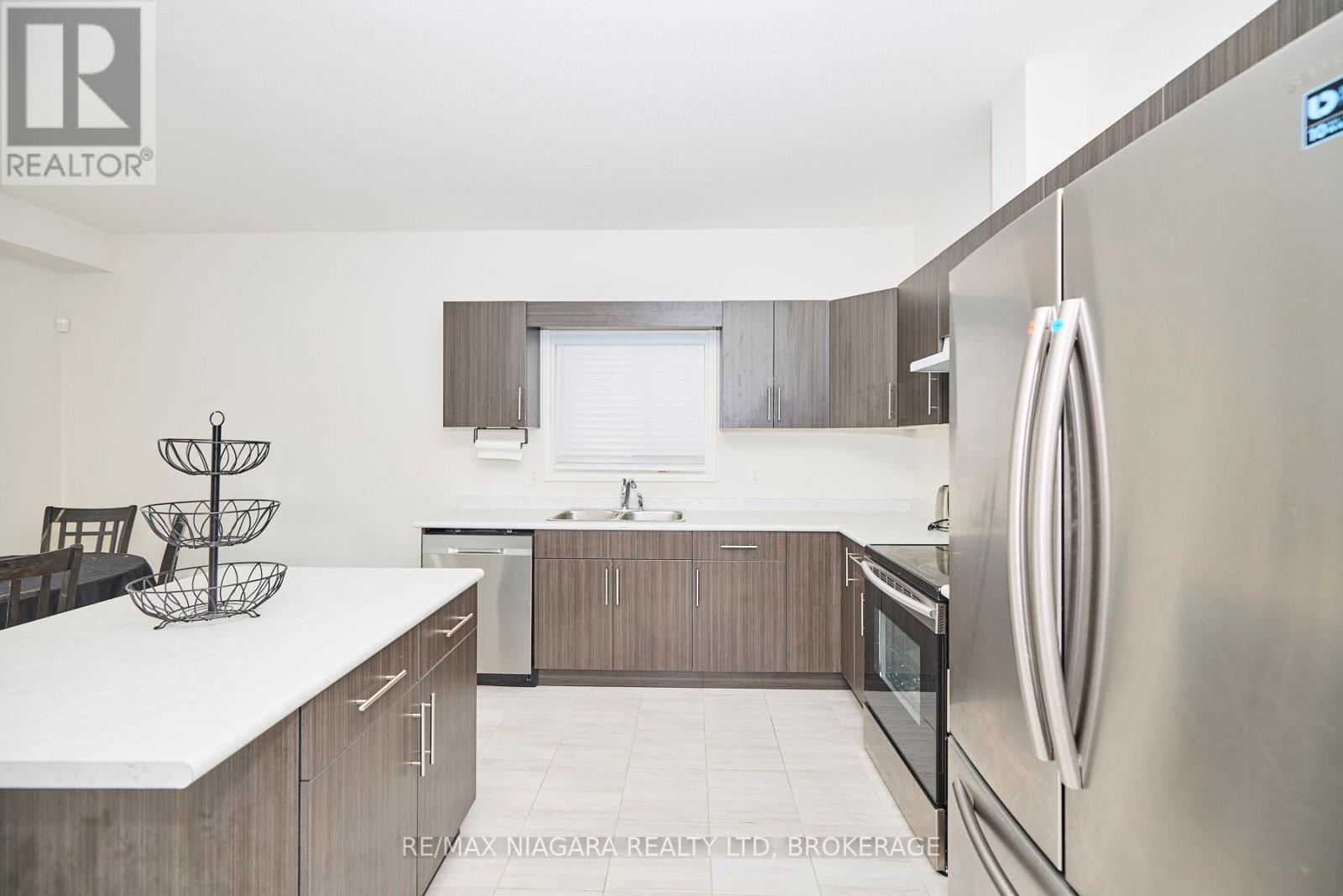 3595 Carolina Court, Fort Erie (Ridgeway), Ontario  L0S 1N0 - Photo 12 - X13535532