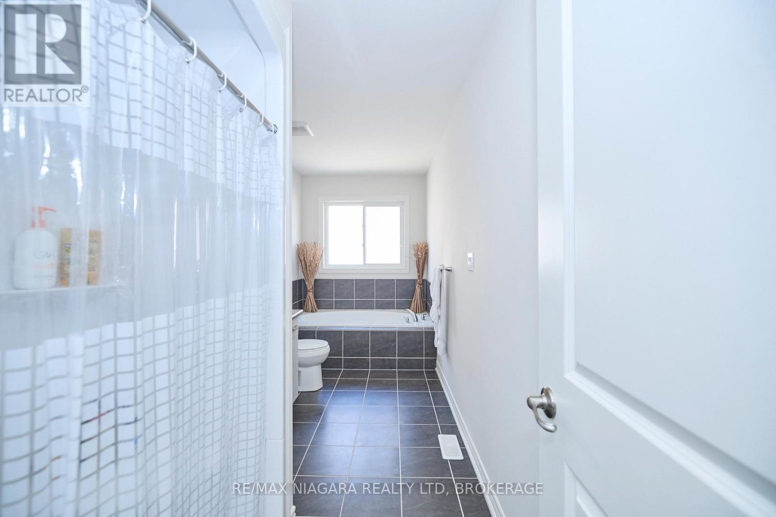 3595 Carolina Court, Fort Erie (Ridgeway), Ontario  L0S 1N0 - Photo 17 - X13535532