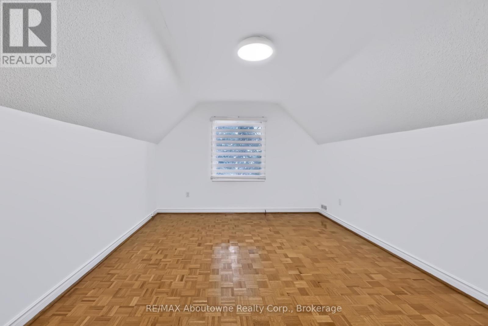 30 Birkbank Drive, Oakville, Ontario  L6J 4Y9 - Photo 20 - W13747286