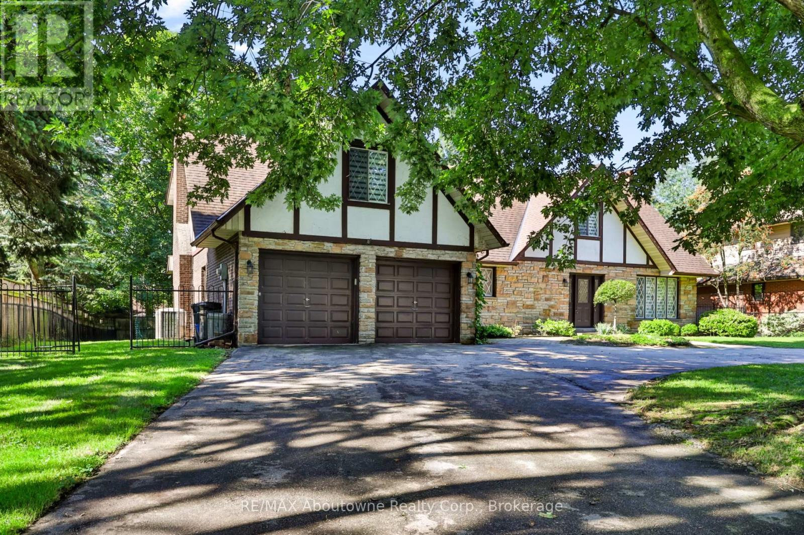 30 Birkbank Drive, Oakville, Ontario  L6J 4Y9 - Photo 3 - W13747286
