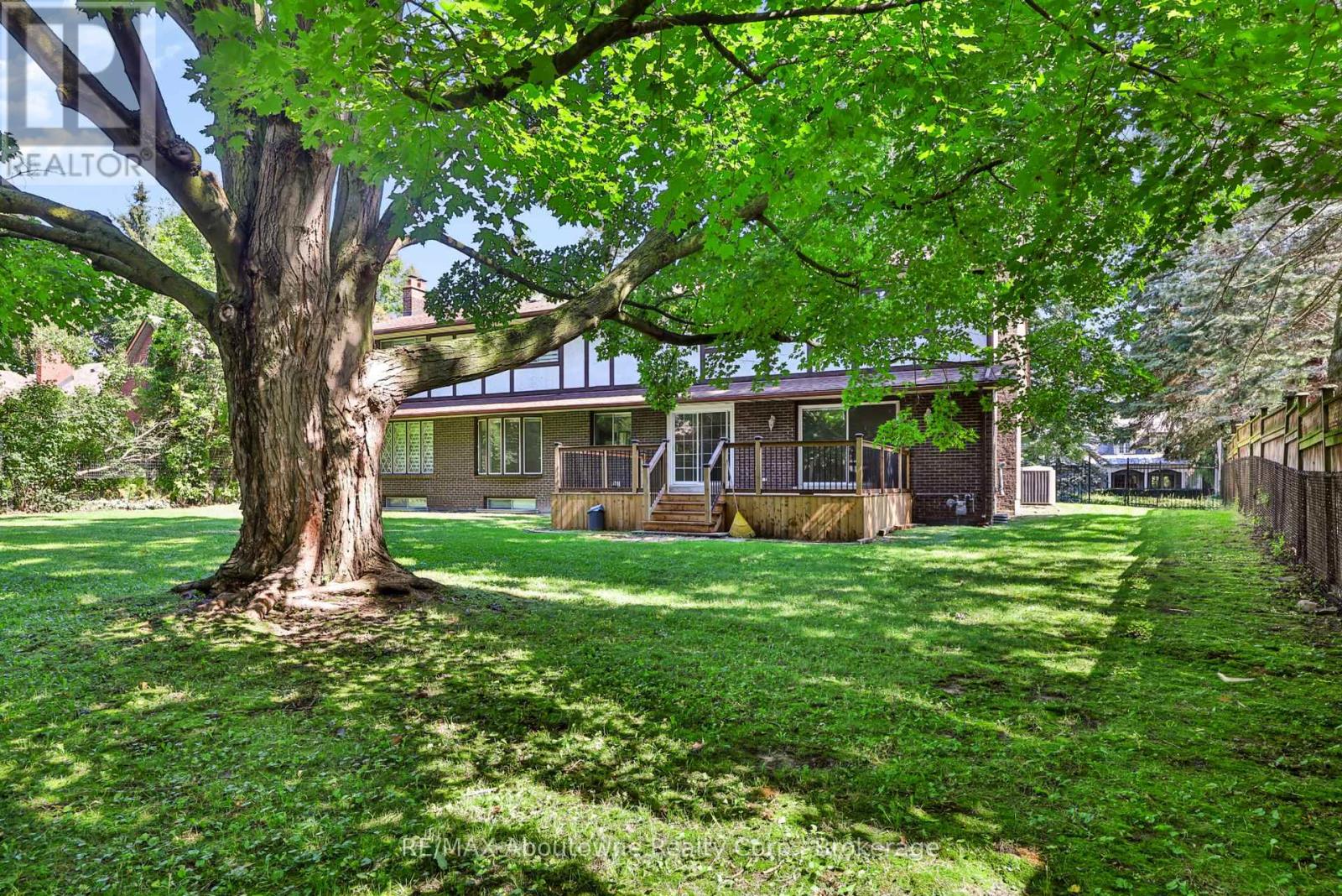 30 Birkbank Drive, Oakville, Ontario  L6J 4Y9 - Photo 42 - W13747286