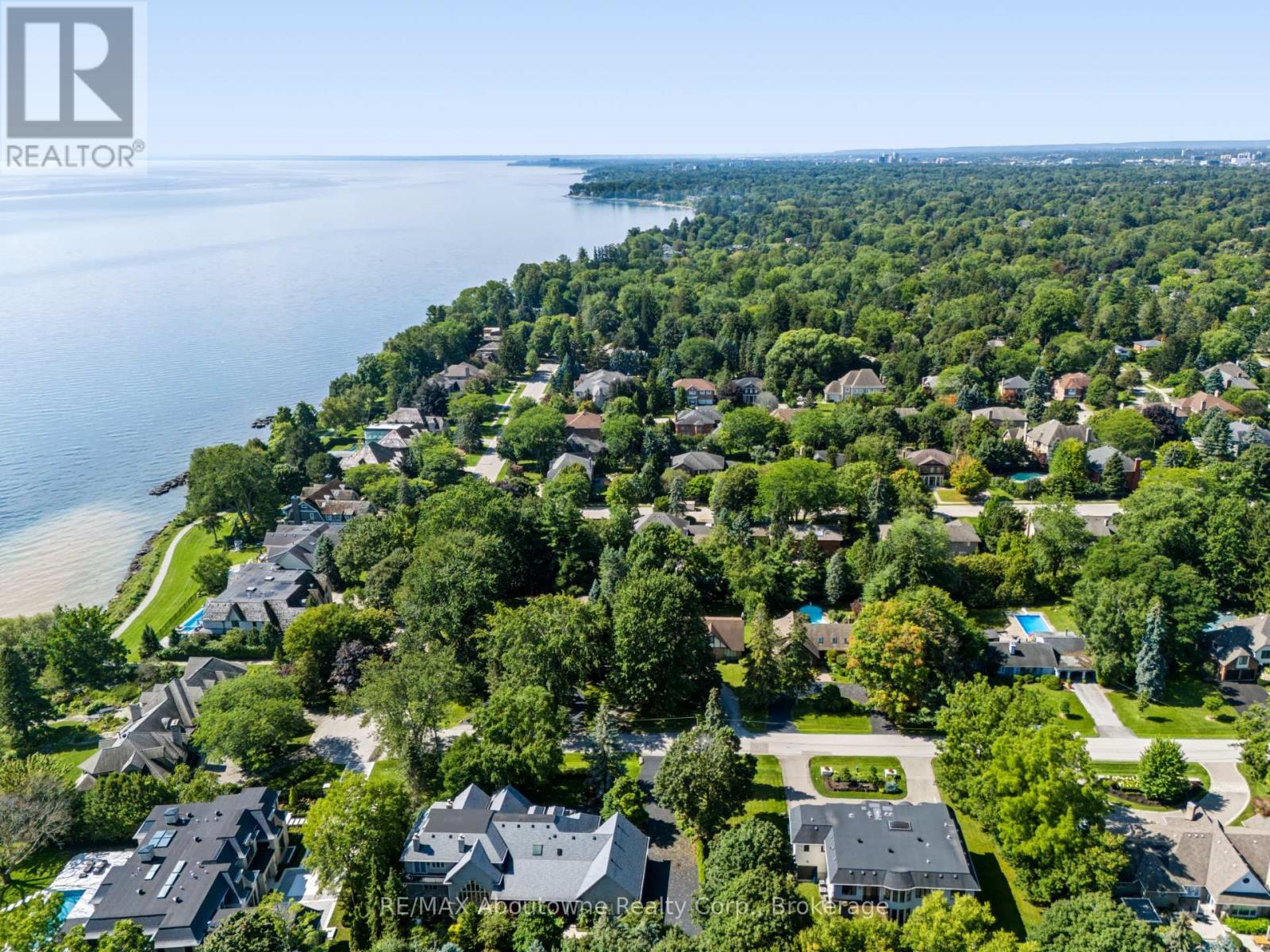 30 Birkbank Drive, Oakville, Ontario  L6J 4Y9 - Photo 45 - W13747286