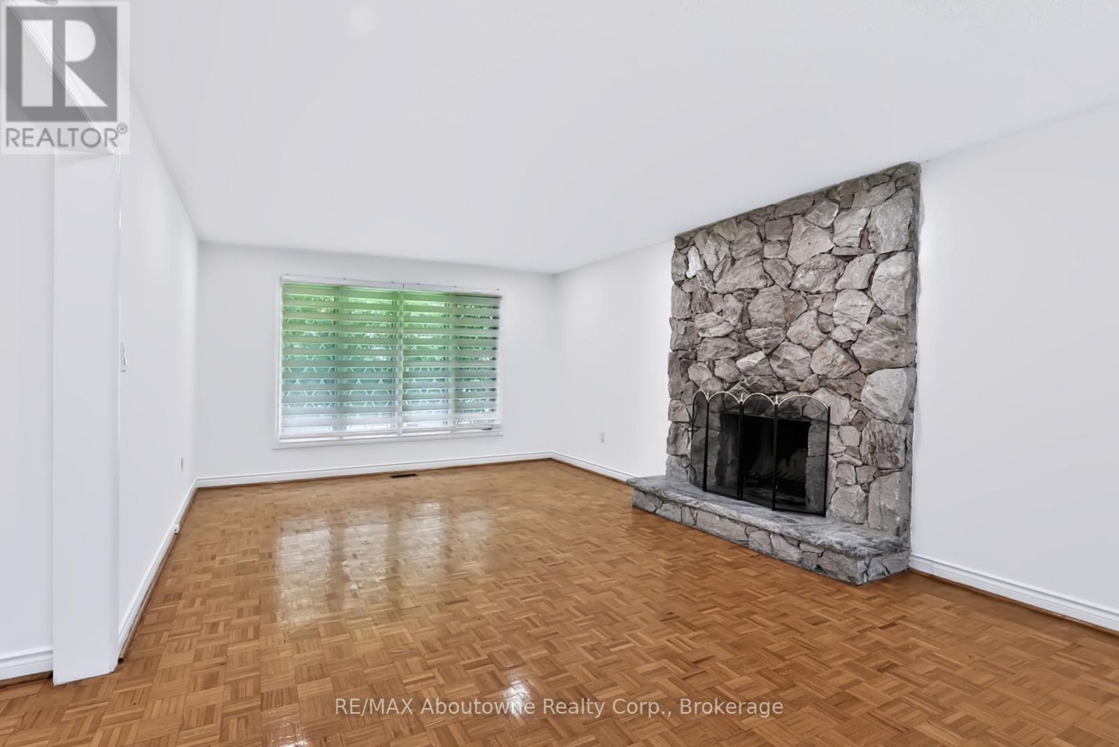 30 Birkbank Drive, Oakville, Ontario  L6J 4Y9 - Photo 9 - W13747286