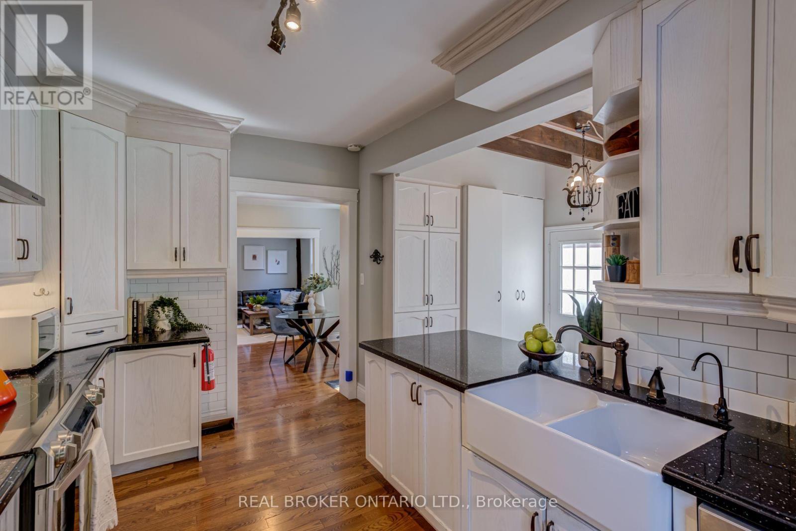 30 Elizabeth Street S, Richmond Hill (Mill Pond), Ontario  L4C 3V4 - Photo 13 - N13747198
