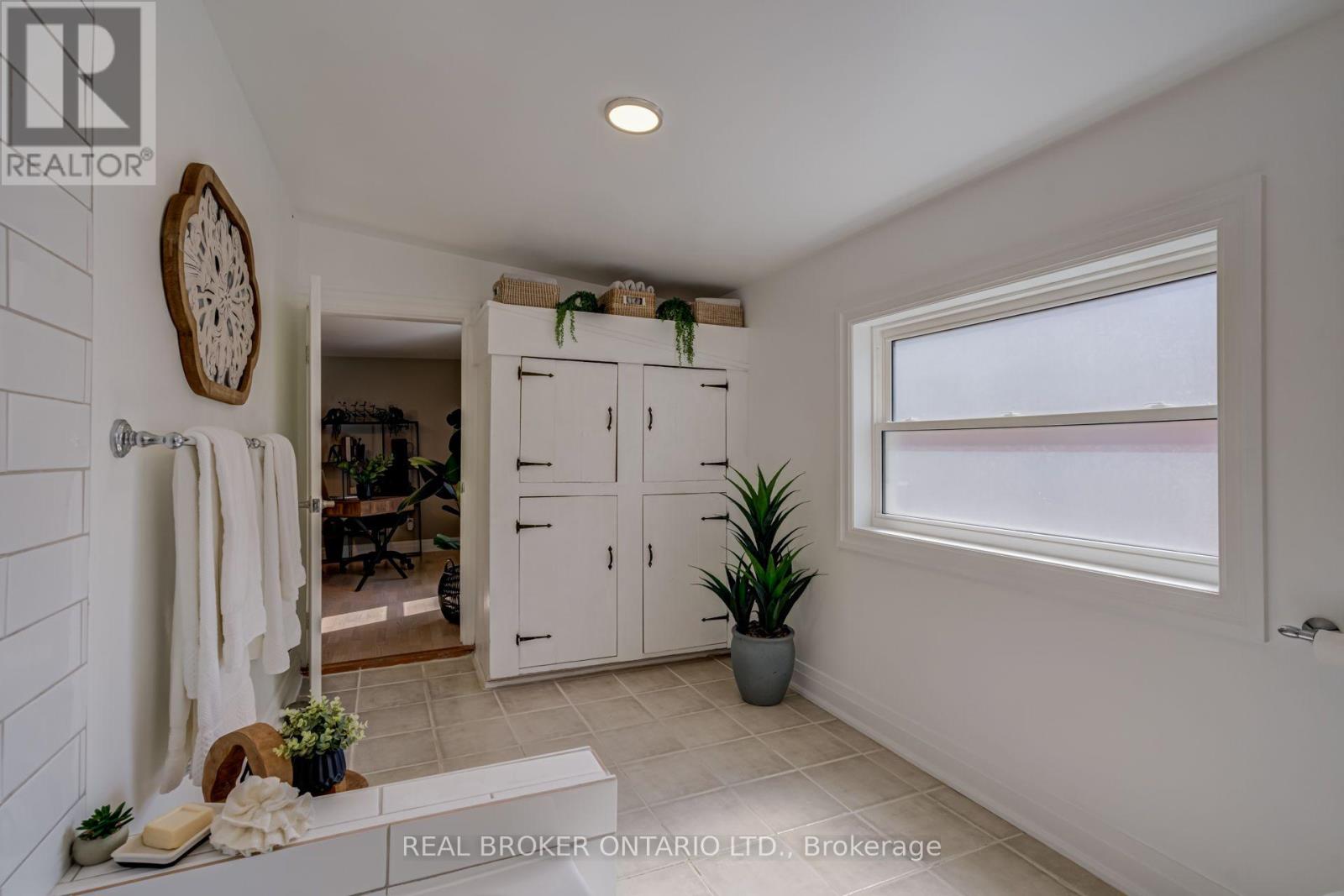 30 Elizabeth Street S, Richmond Hill (Mill Pond), Ontario  L4C 3V4 - Photo 34 - N13747198
