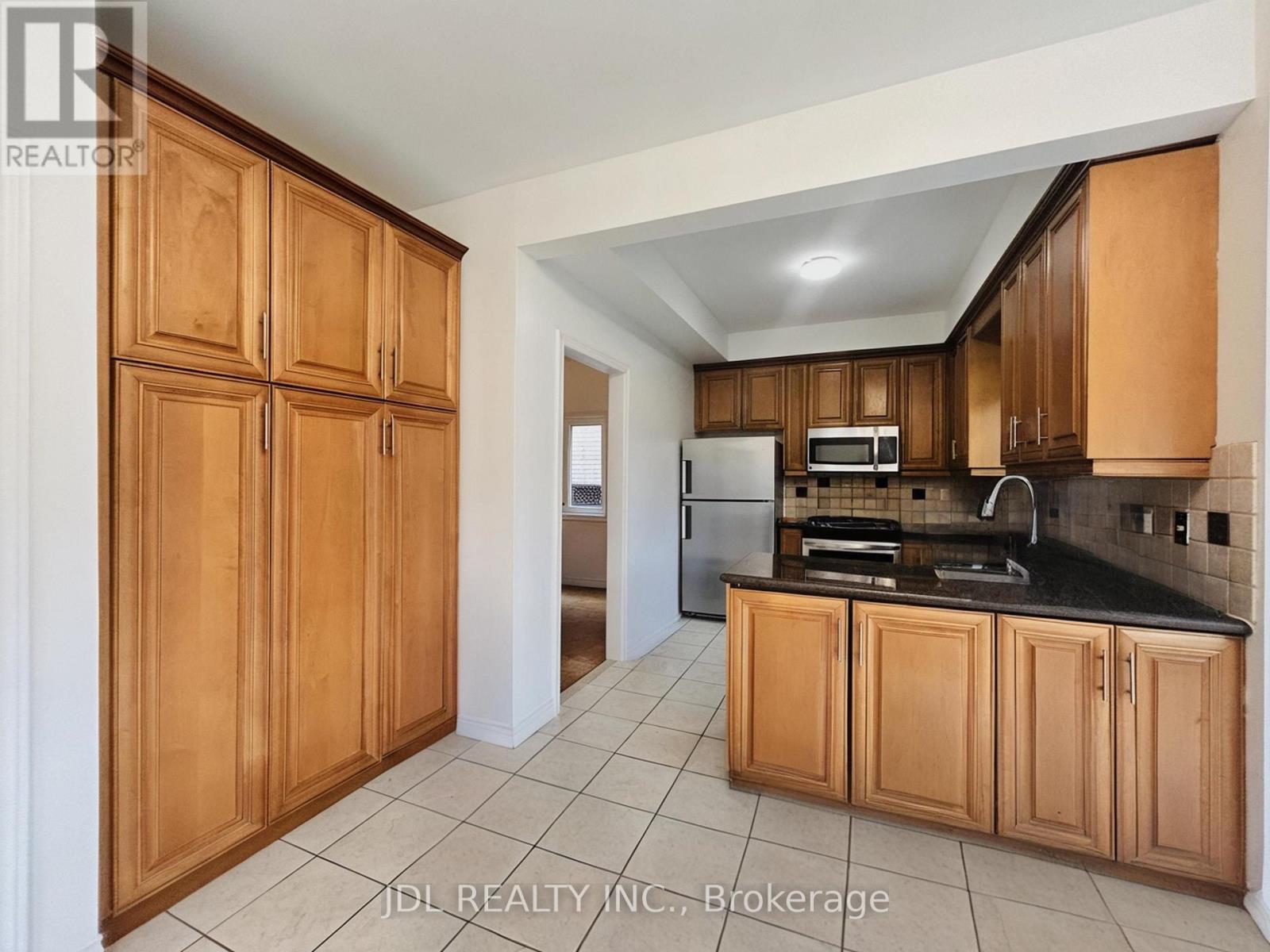 80 Caproni Drive, Vaughan, Ontario  L6A 1Y1 - Photo 12 - N13747316